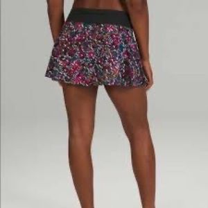 Lululemon Play Off the Pleats Mid-Rise Skirt